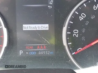 2021 Toyota RAV4 LE z VIN 2T3H1RFV8MW182801, wystawiony jako IAAI lot #42519435 z przebiegiem 44 932 mil mil oraz . Historia ofert i sprzedaży dostępna na DreamBid. Obrazek 15.