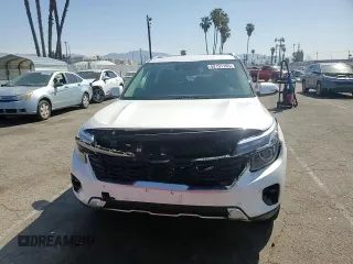 2024 Kia Seltos EX z VIN KNDER2AA9R7510656, wystawiony jako Copart lot #52191105 z przebiegiem 19 018 mil mil oraz Szkoda całkowita • Salvage title. Historia ofert i sprzedaży dostępna na DreamBid. Obrazek 12.