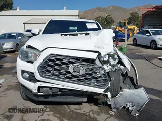 2020 Toyota Tacoma SR5 с VIN 3TMCZ5AN9LM341778, выставлен на аукционе IAAI как лот 42268274 с пробегом 64 767 миль миль и . История ставок и продаж доступна на DreamBid. Изображение 13.