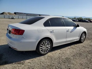 2013 Volkswagen Jetta SEL с VIN 3VWLX7AJ6DM354209, выставлен на аукционе Copart как лот 52975365 с пробегом 156 973 миль миль и Списание • Salvage title. История ставок и продаж доступна на DreamBid. Изображение 3.