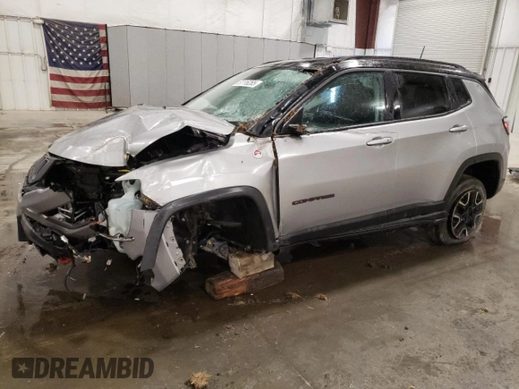 2019 Jeep Compass Trailhawk z VIN 3C4NJDDB2KT772222, wystawiony jako Copart lot #51116265 z przebiegiem 39 384 mil mil oraz Szkoda całkowita • Salvage title. Historia ofert i sprzedaży dostępna na DreamBid. Obrazek 1.