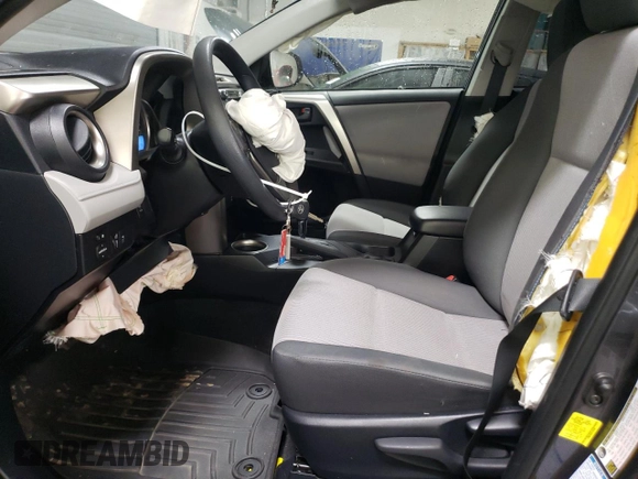 2015 Toyota RAV4 LE with VIN JTMBFREV4FJ036390, listed as a Copart auction lot 46738035 with 39,178 mi miles and Salvage Title. Bid and sale history available at DreamBid. Image 7.