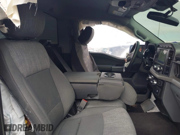 2021 Ford F-150 XL z VIN 1FTMF1E50MKD94460, wystawiony jako IAAI lot #41179111 z przebiegiem 72 256 mil mil oraz . Historia ofert i sprzedaży dostępna na DreamBid. Obrazek 8.