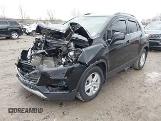 2020 Chevrolet Trax LT z VIN 3GNCJLSB4LL226051, wystawiony jako IAAI lot #41902220 z przebiegiem Nie podano mil oraz . Historia ofert i sprzedaży dostępna na DreamBid. Obrazek 2.