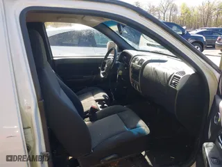 2009 Chevrolet Colorado LT w/2LT with VIN 1GCDT13E798108877, listed as a IAAI auction lot 42031592 with 155,787 mi miles. Bid and sale history available at carsss.com. Image 5.
