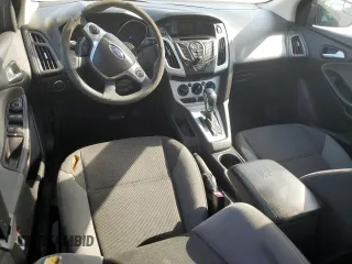 2013 Ford Focus SE z VIN 1FADP3F2XDL175079, wystawiony jako Copart lot #57408745 z przebiegiem 192 343 mil mil oraz Czysty tytuł • Clean title. Historia ofert i sprzedaży dostępna na DreamBid. Obrazek 8.