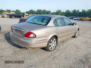 2004 Jaguar X-Type z VIN SAJEA51C84WD82052, wystawiony jako IAAI lot #42240141 z przebiegiem 50 631 mil mil oraz . Historia ofert i sprzedaży dostępna na DreamBid. Obrazek 4.