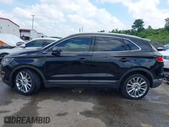 2017 Lincoln MKC Reserve with VIN 5LMCJ3C95HUL54101, listed as a IAAI auction lot 42272528 with 32,815 mi miles and . Bid and sale history available at DreamBid. Image 14.