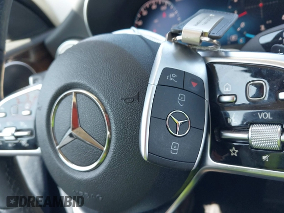 2019 Mercedes-Benz C 300 with VIN 55SWF8DB8KU310676, listed as a IAAI auction lot 41932900 with 37,800 mi miles and . Bid and sale history available at DreamBid. Image 11.