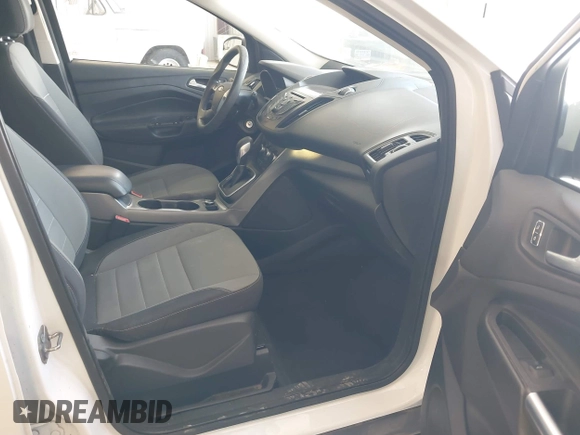 2013 Ford Escape SE z VIN 1FMCU9GX6DUD80139, wystawiony jako IAAI lot #42627055 z przebiegiem 242 252 mil mil oraz . Historia ofert i sprzedaży dostępna na DreamBid. Obrazek 5.