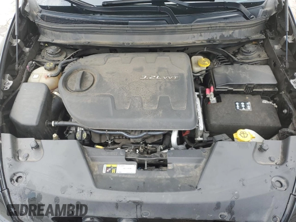 2014 Jeep Cherokee Trailhawk z VIN 1C4PJMBS2EW237725, wystawiony jako Copart lot #62666745 z przebiegiem 130 709 mil mil oraz Szkoda całkowita • Salvage title. Historia ofert i sprzedaży dostępna na DreamBid. Obrazek 12.