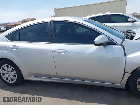 2011 Mazda Mazda6 i Sport with VIN 1YVHZ8BH9B5M27347, listed as a IAAI auction lot 41922553 with 147,573 mi miles. Bid and sale history available at carsss.com. Image 13.
