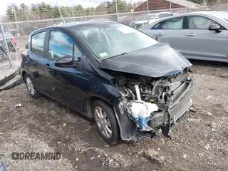 2015 Toyota Yaris L with VIN VNKKTUD39FA028708, listed as a IAAI auction lot 40978326 with 83,377 mi miles. Bid and sale history available at carsss.com. Image 1.