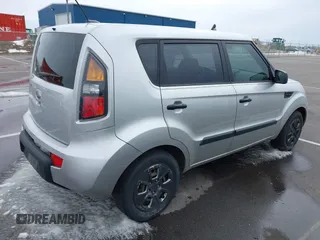 2011 Kia Soul with VIN KNDJT2A14B7318468, listed as a IAAI auction lot 41714408 with 208,425 mi miles. Bid and sale history available at carsss.com. Image 4.