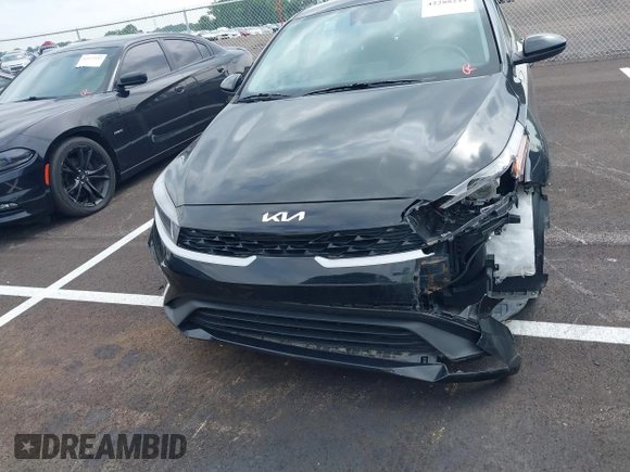 2024 Kia Forte LXS z VIN 3KPF24AD5RE704650, wystawiony jako IAAI lot #42288244 z przebiegiem 26 077 mil mil oraz . Historia ofert i sprzedaży dostępna na DreamBid. Obrazek 12.