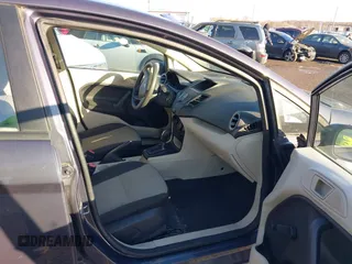 2013 Ford Fiesta S z VIN 3FADP4TJ5DM164278, wystawiony jako IAAI lot #41588415 z przebiegiem 13 403 mil mil oraz . Historia ofert i sprzedaży dostępna na DreamBid. Obrazek 5.