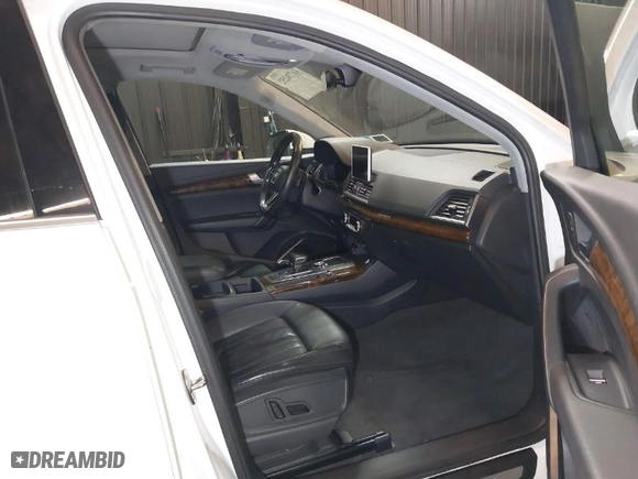 2018 Audi Q5 Premium Plus with VIN WA1BNAFY8J2053400, listed as a IAAI auction lot 41776252 with 104,140 mi miles. Bid and sale history available at carsss.com. Image 5.