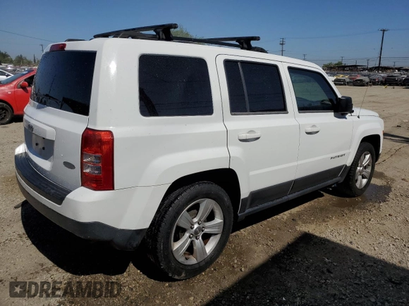 2014 Jeep Patriot Latitude z VIN 1C4NJPFA4ED529835, wystawiony jako Copart lot #57632435 z przebiegiem 150 979 mil mil oraz Czysty tytuł • Clean title. Historia ofert i sprzedaży dostępna na DreamBid. Obrazek 3.