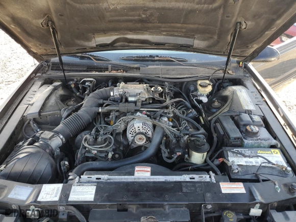 1996 Ford Thunderbird LX with VIN 1FALP62W1TH162826, listed as a Copart auction lot 87037034 with 181,379 mi miles and Clean Title. Bid and sale history available at carsss.com. Image 11.