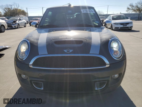 2014 MINI Convertible S with VIN WMWZP3C58ET706941, listed as a Copart auction lot 81900674 with 61,292 mi miles and Salvage title. Bid and sale history available at DreamBid. Image 5.