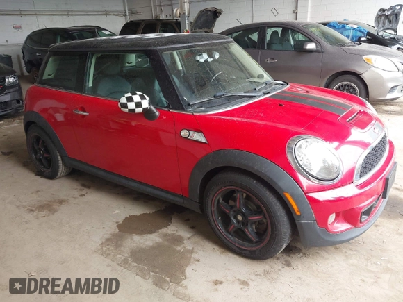 2011 MINI Hardtop S с VIN WMWSV3C53BTY21966, выставлен на аукционе IAAI как лот 42488361 с пробегом 114 029 миль миль и . История ставок и продаж доступна на DreamBid. Изображение 1.