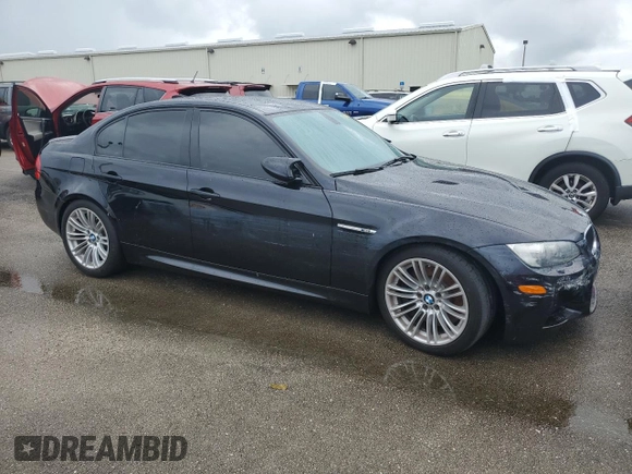 2011 BMW M3 z VIN WBSPM9C50BE203757, wystawiony jako Copart lot #74081084 z przebiegiem Nie podano mil oraz Szkoda całkowita • Salvage title. Historia ofert i sprzedaży dostępna na DreamBid. Obrazek 4.