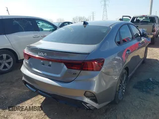 2024 Kia Forte GT-Line z VIN 3KPF54AD0RE801536, wystawiony jako IAAI lot #42027712 z przebiegiem 7 269 mil mil oraz . Historia ofert i sprzedaży dostępna na DreamBid. Obrazek 4.