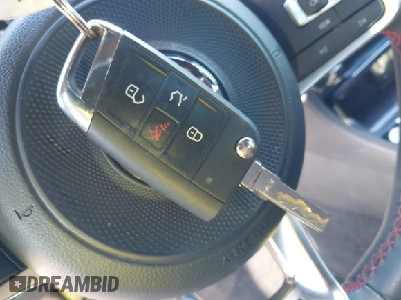 2019 Volkswagen GTI S z VIN 3VW5T7AU2KM006290, wystawiony jako IAAI lot #41629562 z przebiegiem 69 085 mil mil oraz . Historia ofert i sprzedaży dostępna na DreamBid. Obrazek 11.