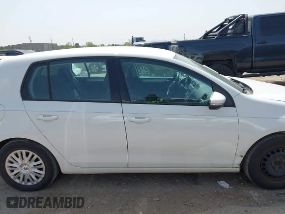 2013 Volkswagen Golf w/Conv & Sunroof z VIN WVWDB7AJ3DW137562, wystawiony jako IAAI lot #41831089 z przebiegiem 121 647 mil mil oraz . Historia ofert i sprzedaży dostępna na DreamBid. Obrazek 13.