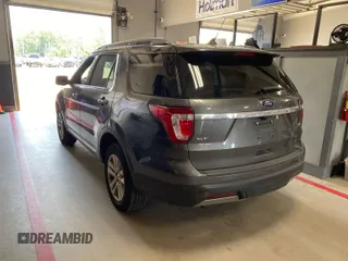 2019 Ford Explorer XLT z VIN 1FM5K8D85KGB20171, wystawiony jako IAAI lot #42734889 z przebiegiem 83 569 mil mil oraz . Historia ofert i sprzedaży dostępna na DreamBid. Obrazek 5.