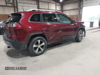 2019 Jeep Cherokee Limited z VIN 1C4PJMDX3KD352981, wystawiony jako IAAI lot #42505194 z przebiegiem 88 863 mil mil oraz . Historia ofert i sprzedaży dostępna na DreamBid. Obrazek 4.