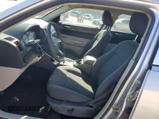 2005 Chrysler 300 with VIN 2C3JA43R55H664546, listed as a Copart auction lot 42572745 with 262,569 mi miles and Salvage Title. Bid and sale history available at carsss.com. Image 7.