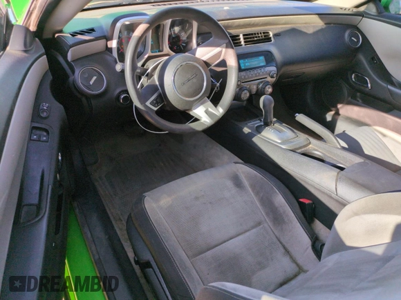 2011 Chevrolet Camaro 2LS z VIN 2G1FA1ED3B9131661, wystawiony jako Copart lot #54277835 z przebiegiem 107 954 mil mil oraz Szkoda całkowita • Salvage title. Historia ofert i sprzedaży dostępna na DreamBid. Obrazek 8.