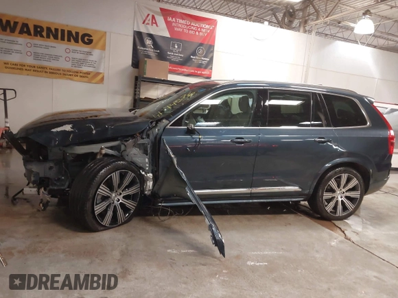 2024 Volvo XC90 Plus Bright Theme with VIN YV4062PE1R1157343, listed as a IAAI auction lot 41314576 with 24,163 mi miles. Bid and sale history available at carsss.com. Image 13.