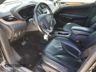 2017 Lincoln MKC Select z VIN 5LMCJ2C94HUL12397, wystawiony jako Copart lot #52174715 z przebiegiem 151 776 mil mil oraz Szkoda całkowita • Salvage title. Historia ofert i sprzedaży dostępna na DreamBid. Obrazek 7.