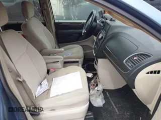 2011 Chrysler Town & Country Touring with VIN 2A4RR5DG4BR768469, listed as a IAAI auction lot 41951030 with 128,226 mi miles. Bid and sale history available at carsss.com. Image 5.