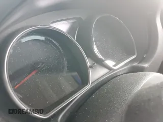 2017 Nissan Versa SV z VIN 3N1CN7AP1HL849686, wystawiony jako Copart lot #57840005 z przebiegiem Nie podano mil oraz Szkoda całkowita • Salvage title. Historia ofert i sprzedaży dostępna na DreamBid. Obrazek 9.