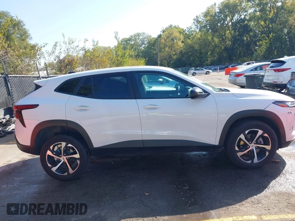 2024 Chevrolet Trax 1RS with VIN KL77LGE20RC124173, listed as a IAAI auction lot 40232631 with 6,745 mi miles. Bid and sale history available at carsss.com. Image 13.