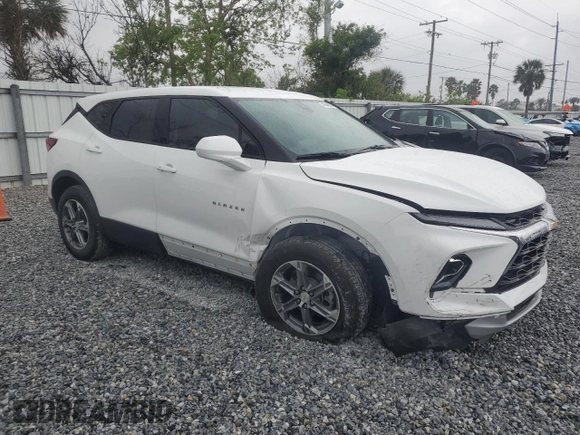 2024 Chevrolet Blazer LT z VIN 3GNKBCR43RS137604, wystawiony jako Copart lot #48540695 z przebiegiem 4 982 mil mil oraz Nie do naprawy • Non repairable. Historia ofert i sprzedaży dostępna na DreamBid. Obrazek 4.