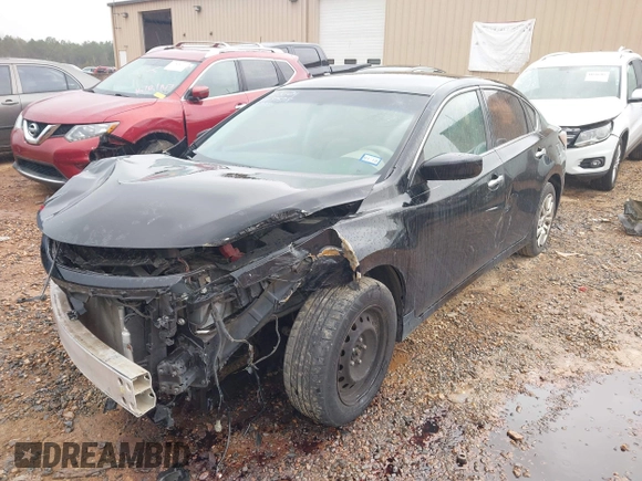 2014 Nissan Altima S with VIN 1N4AL3AP0EN375718, listed as a IAAI auction lot 41850324 with 219,558 mi miles and . Bid and sale history available at carsss.com. Image 2.