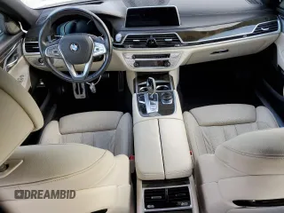2018 BMW 7 Series 740i with VIN WBA7E2C55JG742869, listed as a Copart auction lot 52317095 with 0 mi miles and Salvage Title. Bid and sale history available at carsss.com. Image 8.