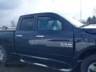 2018 Ram 1500 Tradesman z VIN 1C6RR6FG3JS325243, wystawiony jako IAAI lot #41630019 z przebiegiem 54 019 mil mil oraz . Historia ofert i sprzedaży dostępna na DreamBid. Obrazek 14.