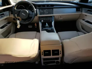 2019 Jaguar XF 25t Premium with VIN SAJBJ4FX4KCY81323, listed as a Copart auction lot 43764135 with 47,317 mi miles and Salvage Title. Bid and sale history available at carsss.com. Image 8.