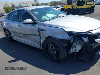 2019 Kia Optima LX with VIN 5XXGT4L3XKG355357, listed as a IAAI auction lot 41835587 with 70,802 mi miles. Bid and sale history available at carsss.com. Image 6.