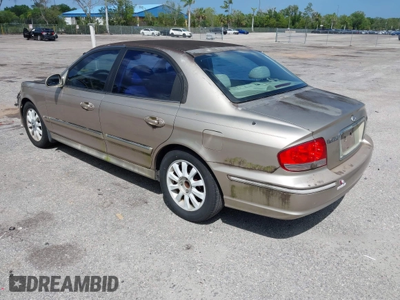 2005 Hyundai Sonata GLS with VIN KMHWF35H65A176380, listed as a IAAI auction lot 41940947 with 84,706 mi miles. Bid and sale history available at carsss.com. Image 3.