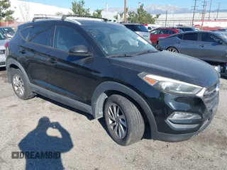 2016 Hyundai Tucson SE z VIN KM8J33A46GU028429, wystawiony jako IAAI lot #41678019 z przebiegiem 179 183 mil mil oraz . Historia ofert i sprzedaży dostępna na DreamBid. Obrazek 1.