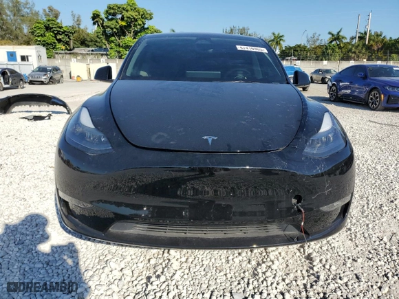 2024 Tesla Model Y Long Range with VIN 7SAYGDEE9RA303397, listed as a Copart auction lot 47416965 with 10,598 mi miles and Salvage Title. Bid and sale history available at carsss.com. Image 5.