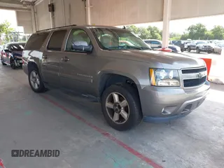 2007 Chevrolet Suburban LT with VIN 3GNFC16047G158109, listed as a IAAI auction lot 42607596 with 399,118 mi miles and . Bid and sale history available at DreamBid. Image 1.