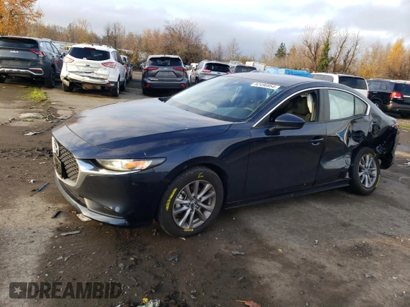 2022 Mazda 3 S z VIN JM1BPAAL1N1506795, wystawiony jako Copart lot #82496954 z przebiegiem 18 693 mil mil oraz Szkoda całkowita • Salvage title. Historia ofert i sprzedaży dostępna na DreamBid. Obrazek 1.