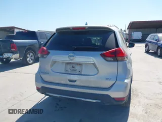 2017 Nissan Rogue SV z VIN 5N1AT2MN5HC730098, wystawiony jako IAAI lot #42033390 z przebiegiem 91 755 mil mil oraz . Historia ofert i sprzedaży dostępna na DreamBid. Obrazek 16.